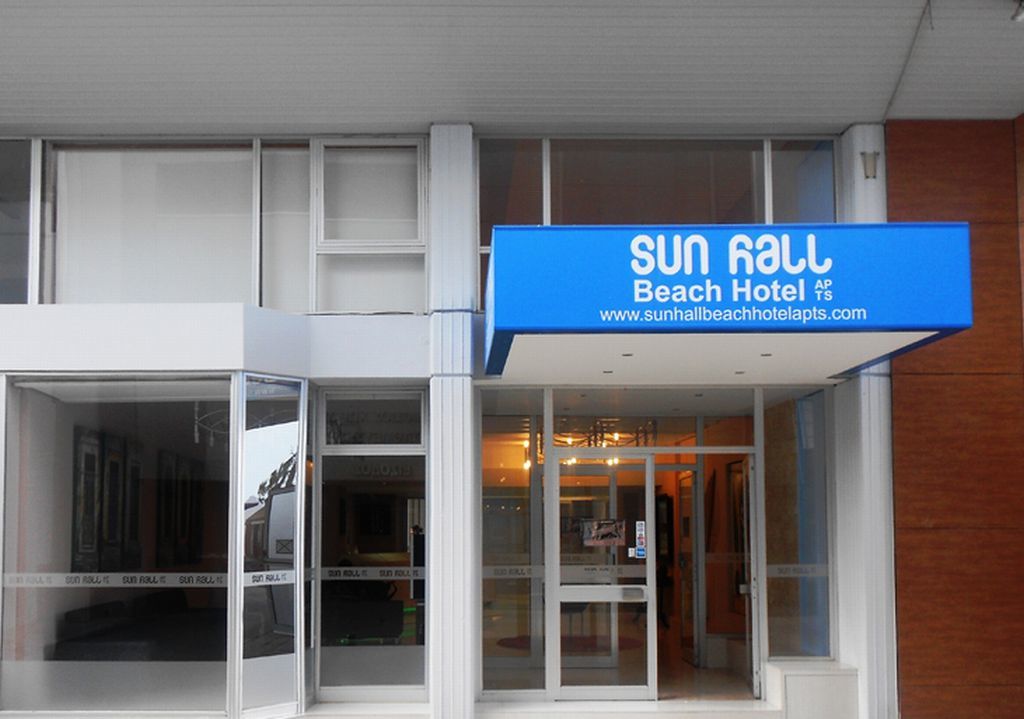 Sun Hall Beach Hotel Apartments 라르나카 외부 사진